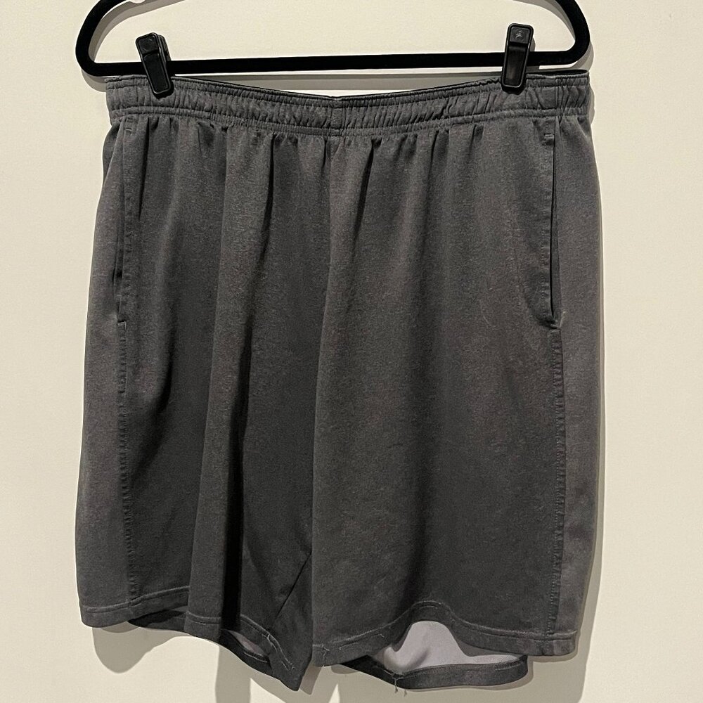 Adidas Men’s Shorts, Size XL, Smoke-Free Home